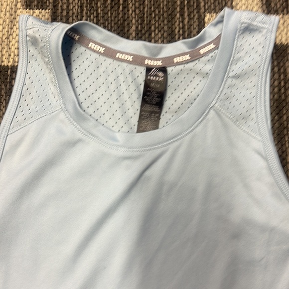 Bundle Medium Workout Tanks (3) - Picture 3 of 4